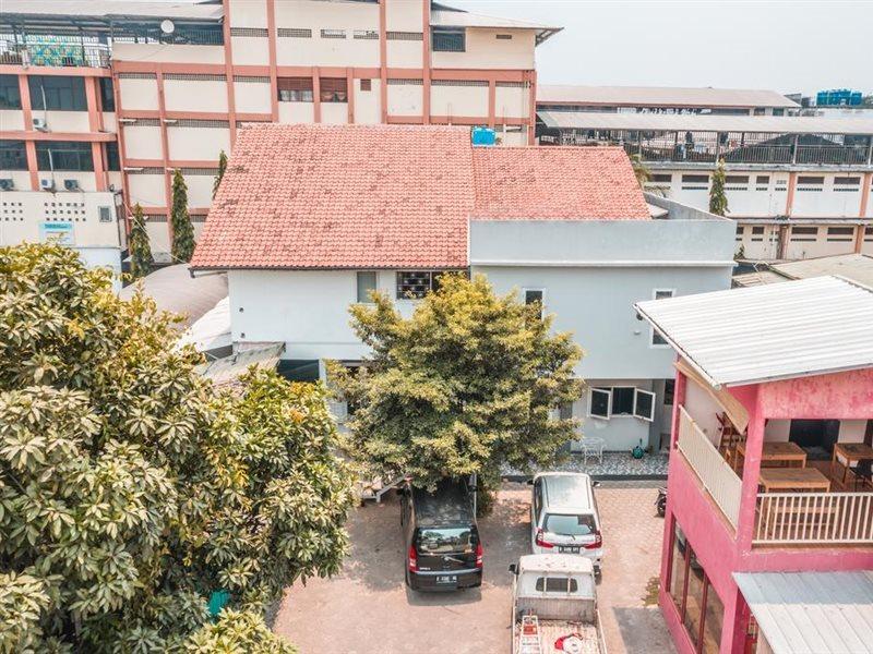 Oyo 1555 Unik Guesthouse Syariah Τζακάρτα Ορίζοντας φωτογραφία