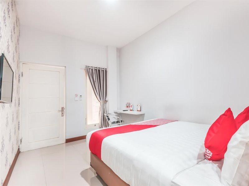 Oyo 1555 Unik Guesthouse Syariah Τζακάρτα Δωμάτιο φωτογραφία
