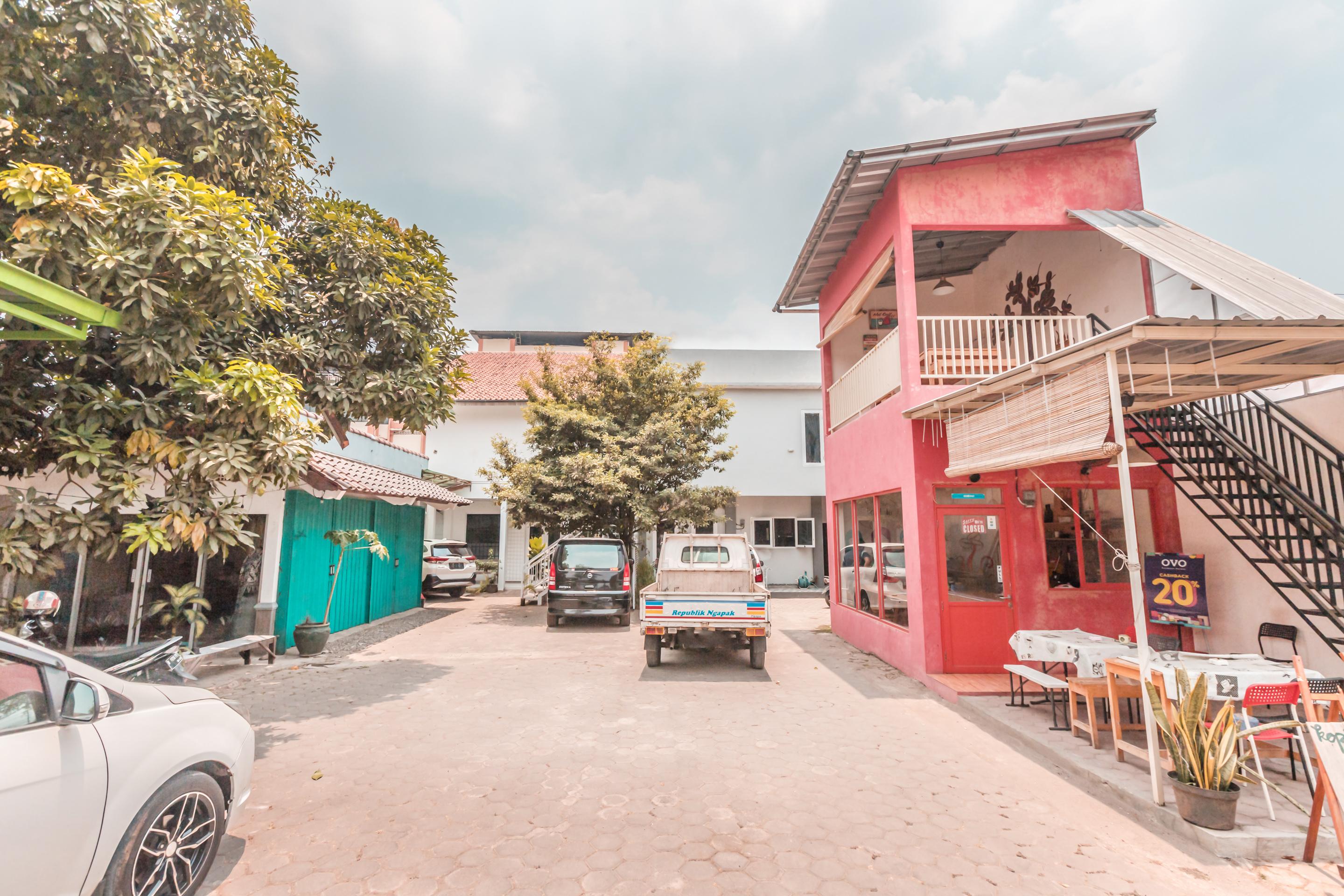 Oyo 1555 Unik Guesthouse Syariah Τζακάρτα Εξωτερικό φωτογραφία